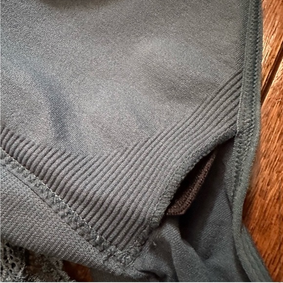 Padded lace racerback bralette - Picture 7 of 7